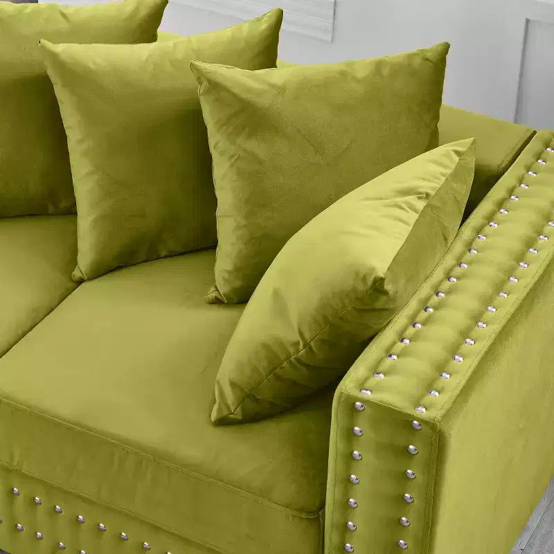 Canapé moderne trois places de 153,67 cm avec clous argentés, accoudoirs carrés, velours rembourré pour salon, vert