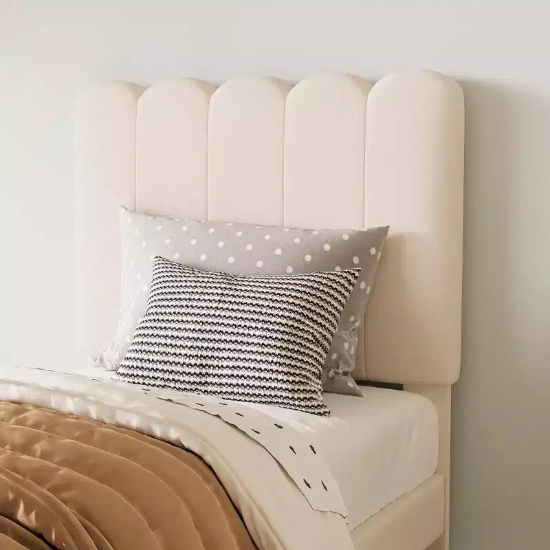 Cadre de lit double rembourré en velours avec tiroirs de rangement et tête de lit, cadre de lit plateforme pour filles, support à lattes en bois, conception basse