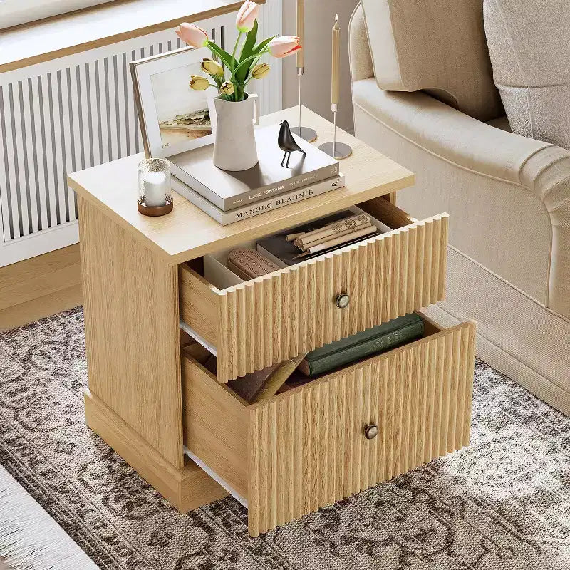 Table de chevet cannelée de style Mid-Century avec 2 tiroirs - Table d'appoint en bois clair pour chambre à coucher ou salon