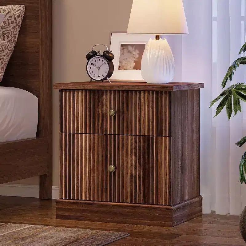 Table de chevet cannelée de style Mid-Century avec 2 tiroirs - Table d'appoint en bois clair pour chambre à coucher ou salon