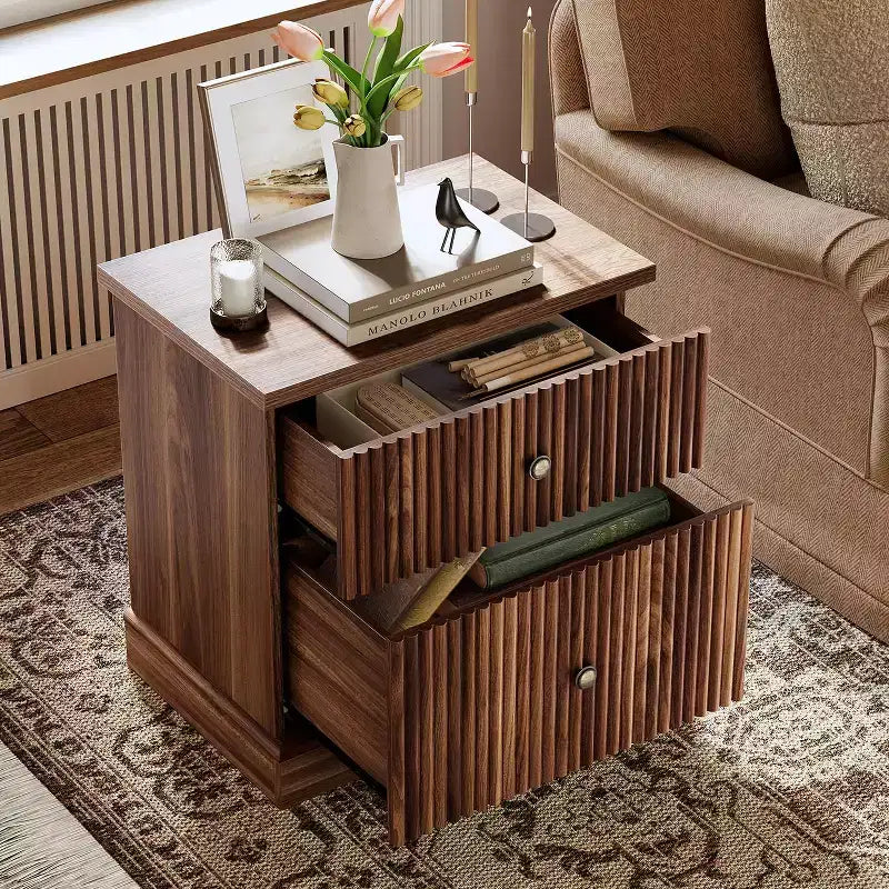 Table de chevet cannelée de style Mid-Century avec 2 tiroirs - Table d'appoint en bois clair pour chambre à coucher ou salon