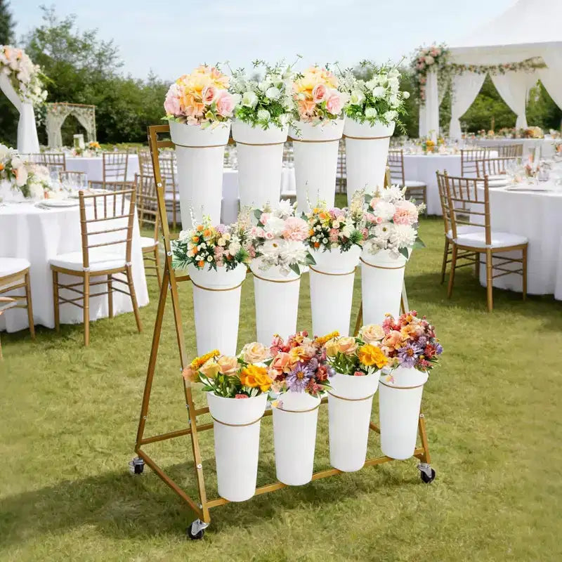 Présentoir à fleurs métallique à 3 niveaux avec 12 seaux, Support à plantes mobile avec roues, Utilisation intérieure et extérieure pour jardin, patio, mariage, fleuriste