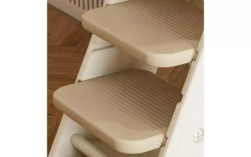 Chaise haute multi-fonctionnelle réglable en hauteur pour les repas et l'alimentation des enfants, harnais de sécurité à cinq points et plateau amovible, blanc